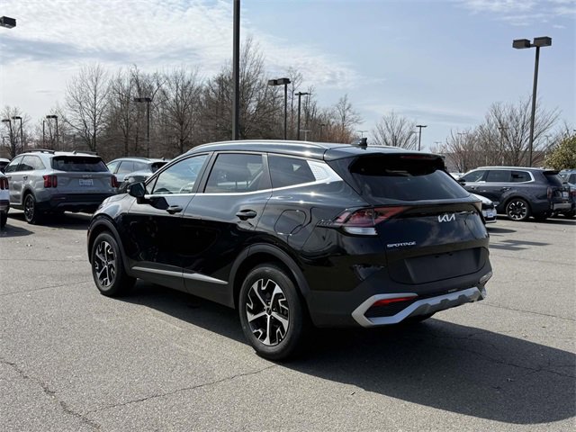 Used 2023 Kia Sportage EX image 3