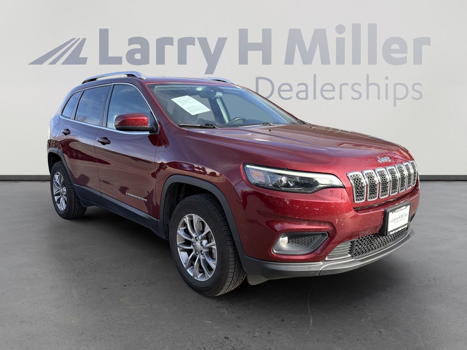 Certified 2020 Jeep Cherokee Latitude Plus w/ Cold Weather Group image 2
