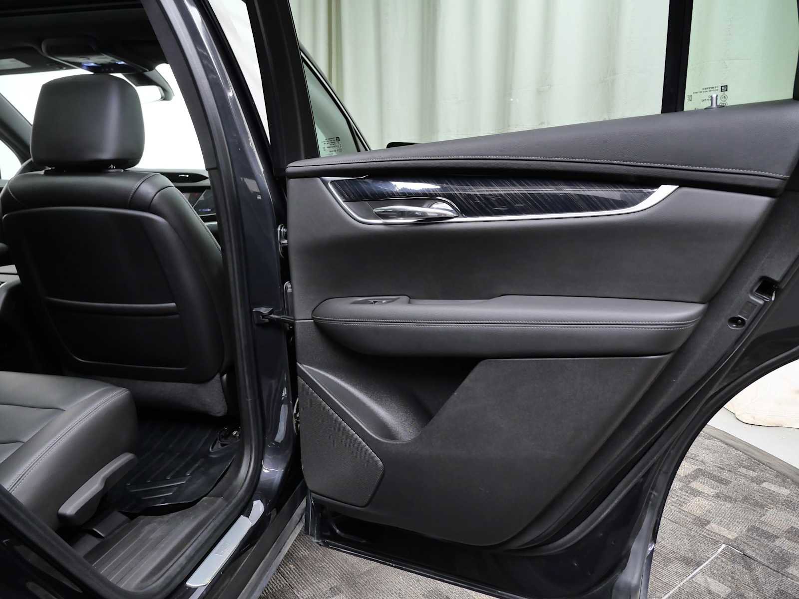 Used 2020 Cadillac XT6 Premium Luxury image 13