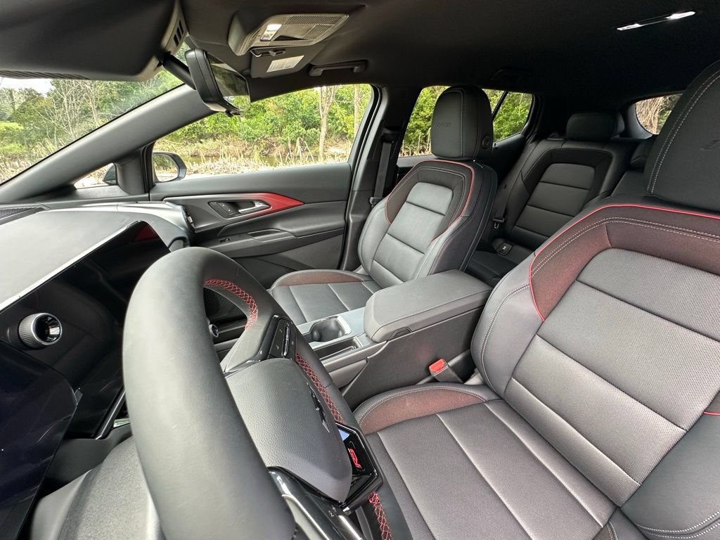 New 2025 Chevrolet Equinox EV RS w/ Convenience Package II FWD image 34