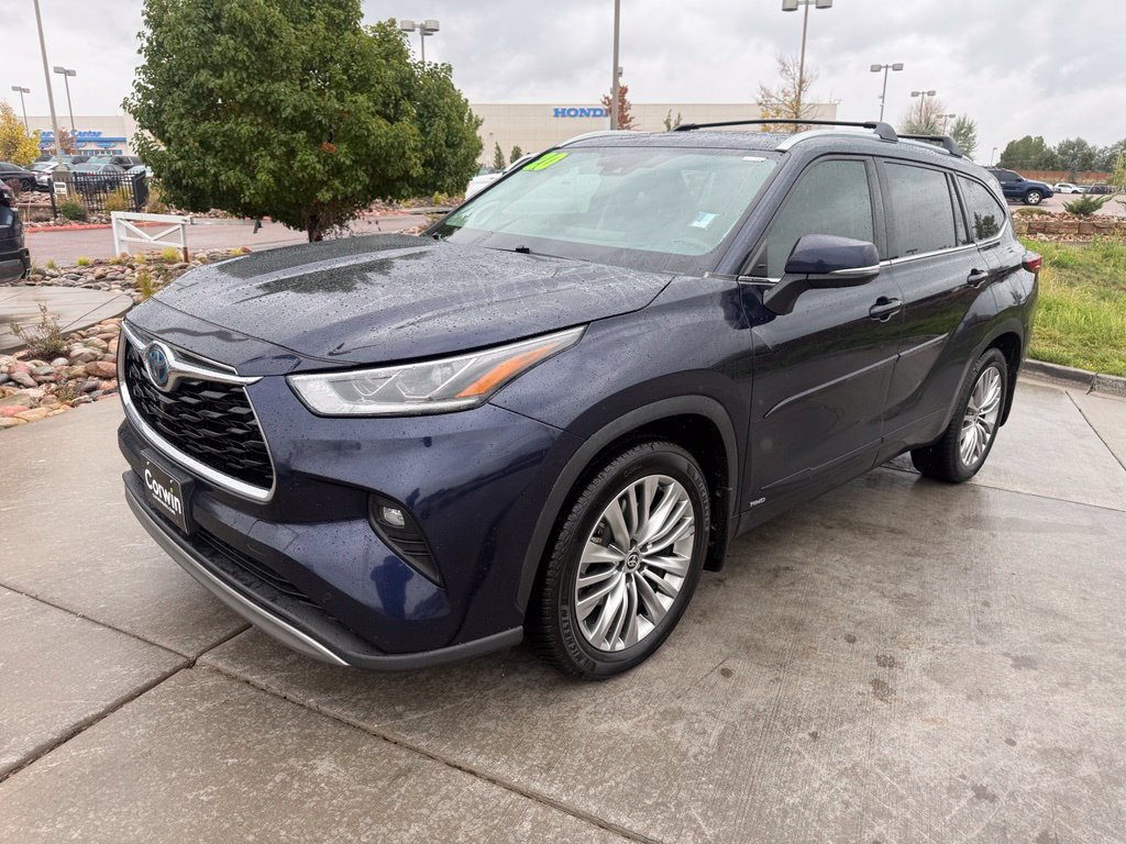 Used 2022 Toyota Highlander Platinum AWD/4WD image 3