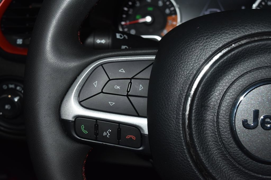 Used 2023 Jeep Renegade Trailhawk AWD/4WD image 7