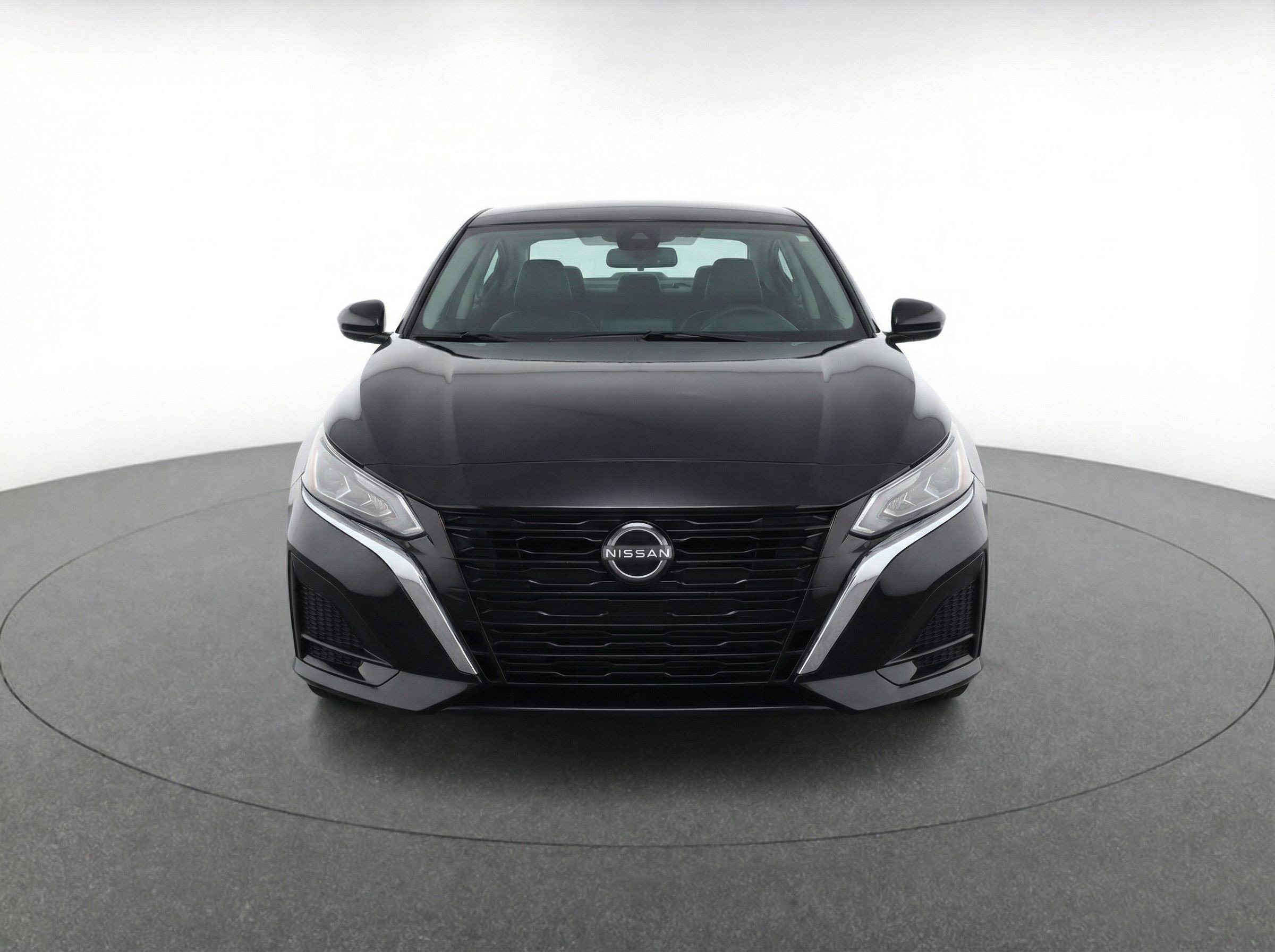 Used 2023 Nissan Altima 2.5 S image 2