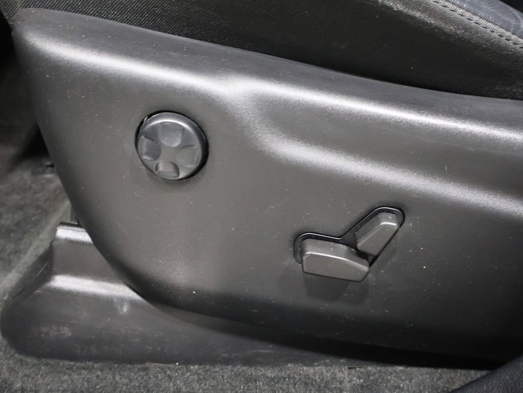 Certified 2021 Jeep Grand Cherokee Limited w/ Trailer Tow Group IV image 14