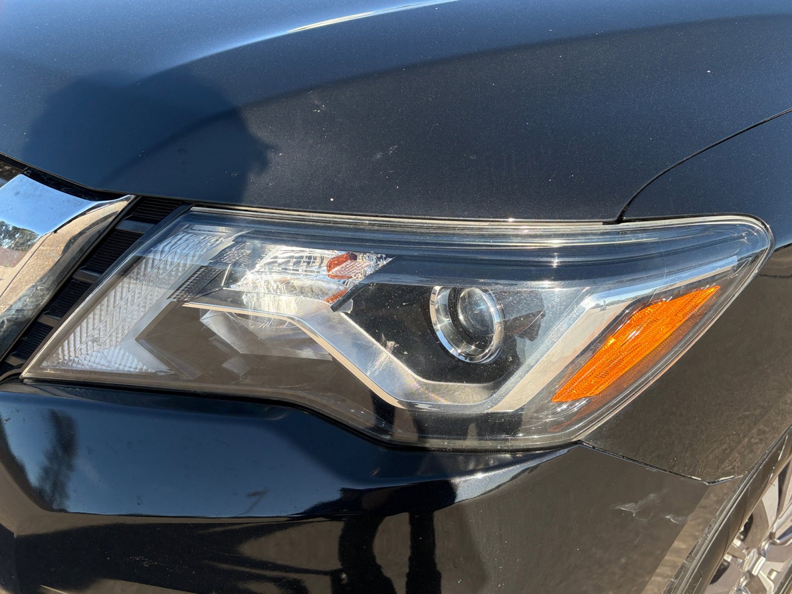 Used 2018 Nissan Pathfinder SL AWD/4WD image 10
