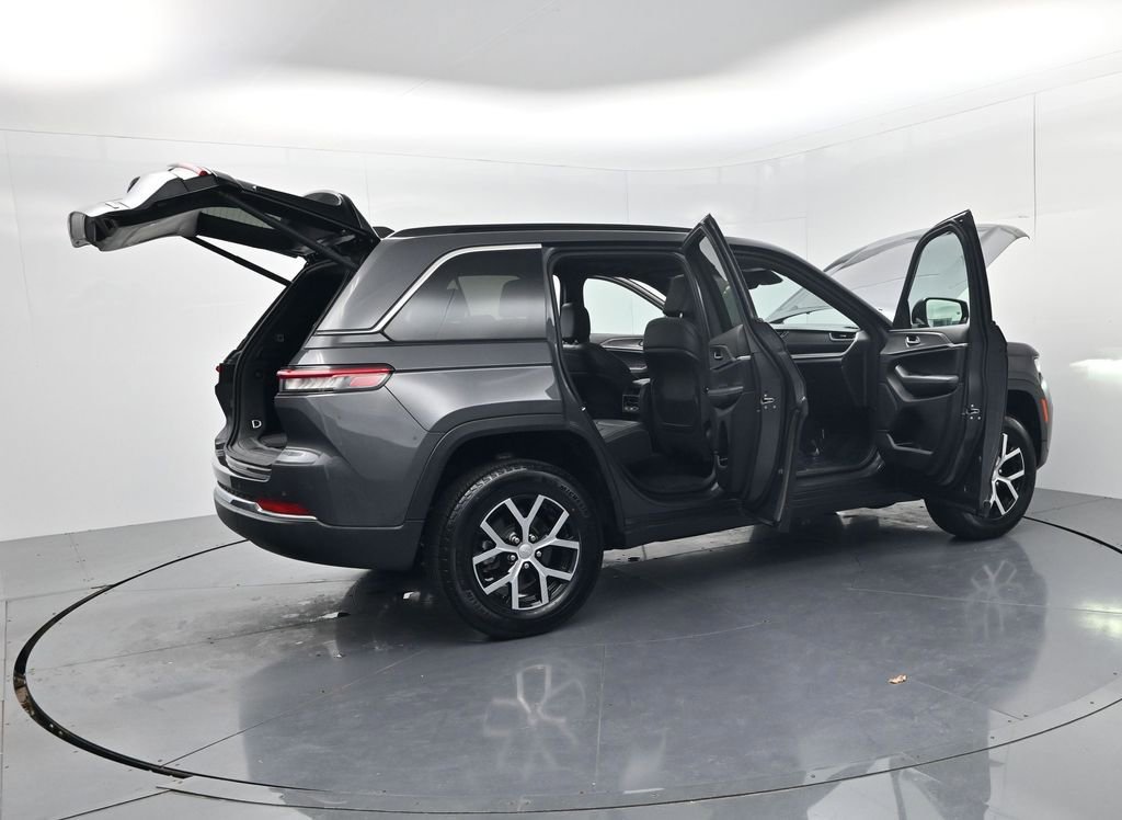 Used 2024 Jeep Grand Cherokee Limited w/ Trailer Tow Package image 71