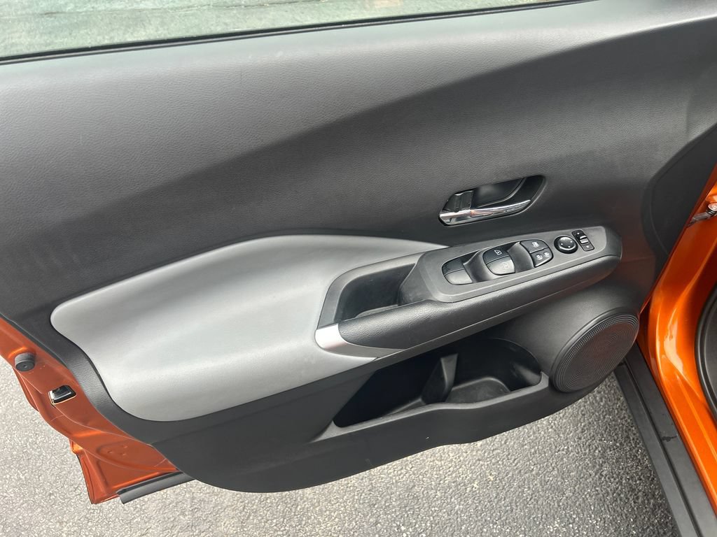 Used 2023 Nissan Kicks SR w/ SR Premium Package FWD image 12