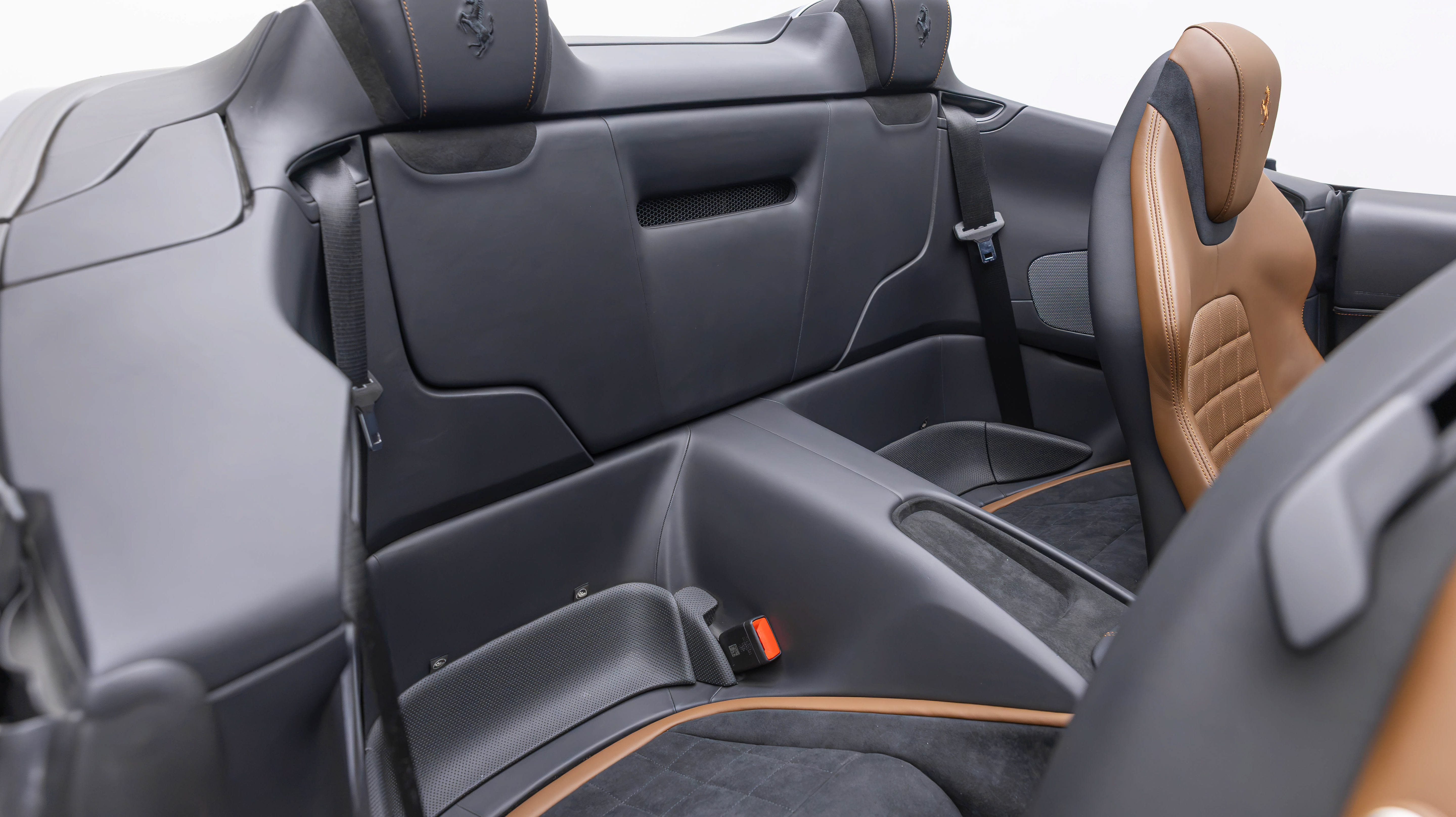 Certified 2024 Ferrari Roma Spider RWD image 27