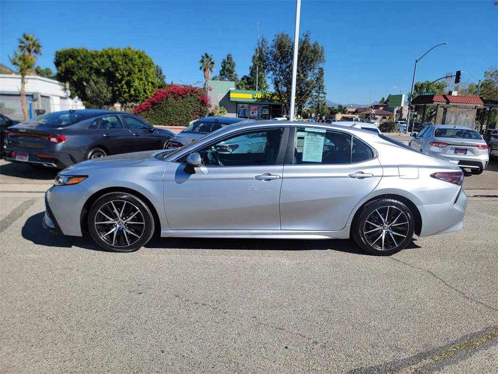 Used 2023 Toyota Camry SE image 9