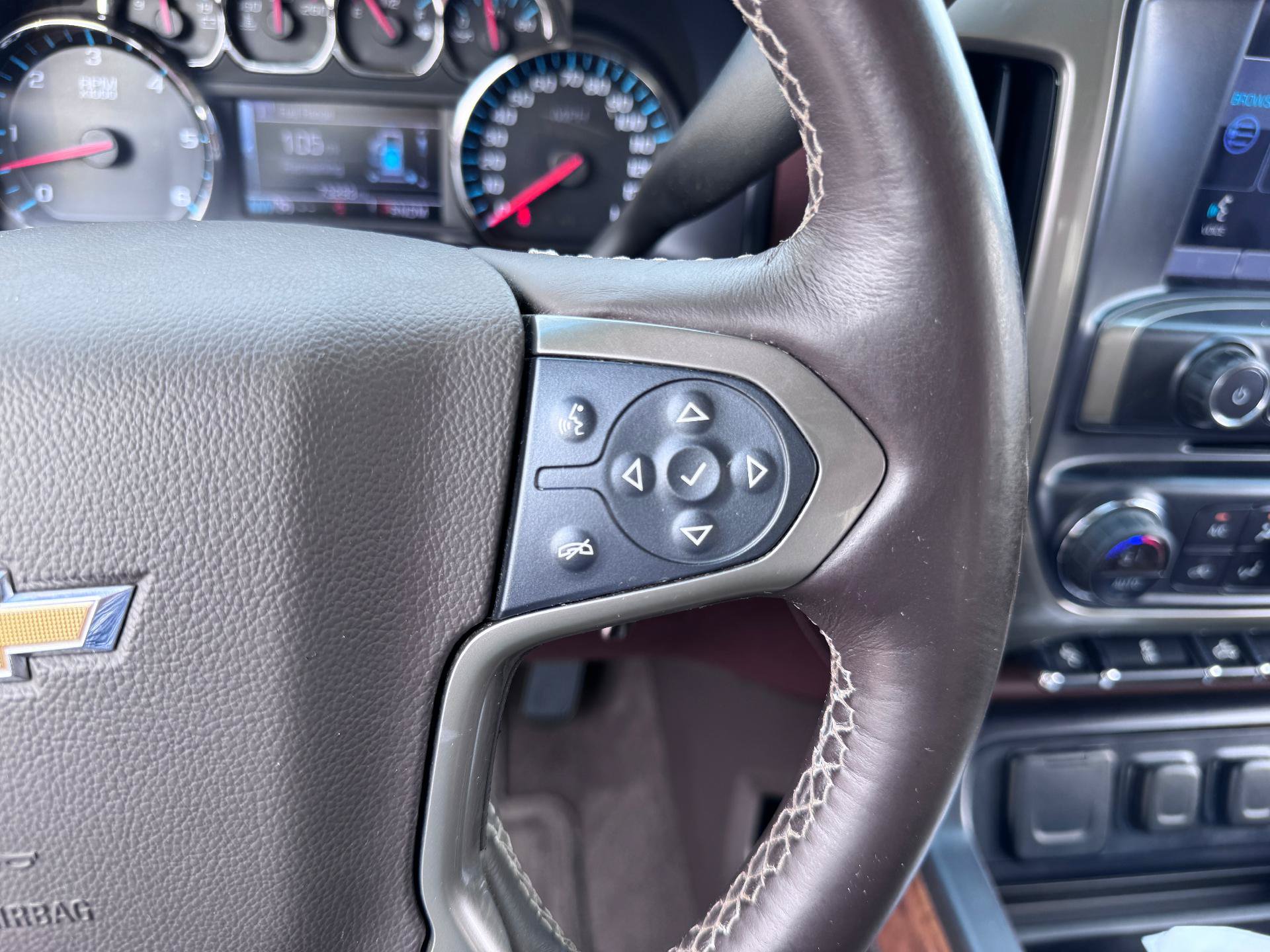 Used 2015 Chevrolet Silverado 1500 High Country w/ High Country Premium Package AWD/4WD image 22