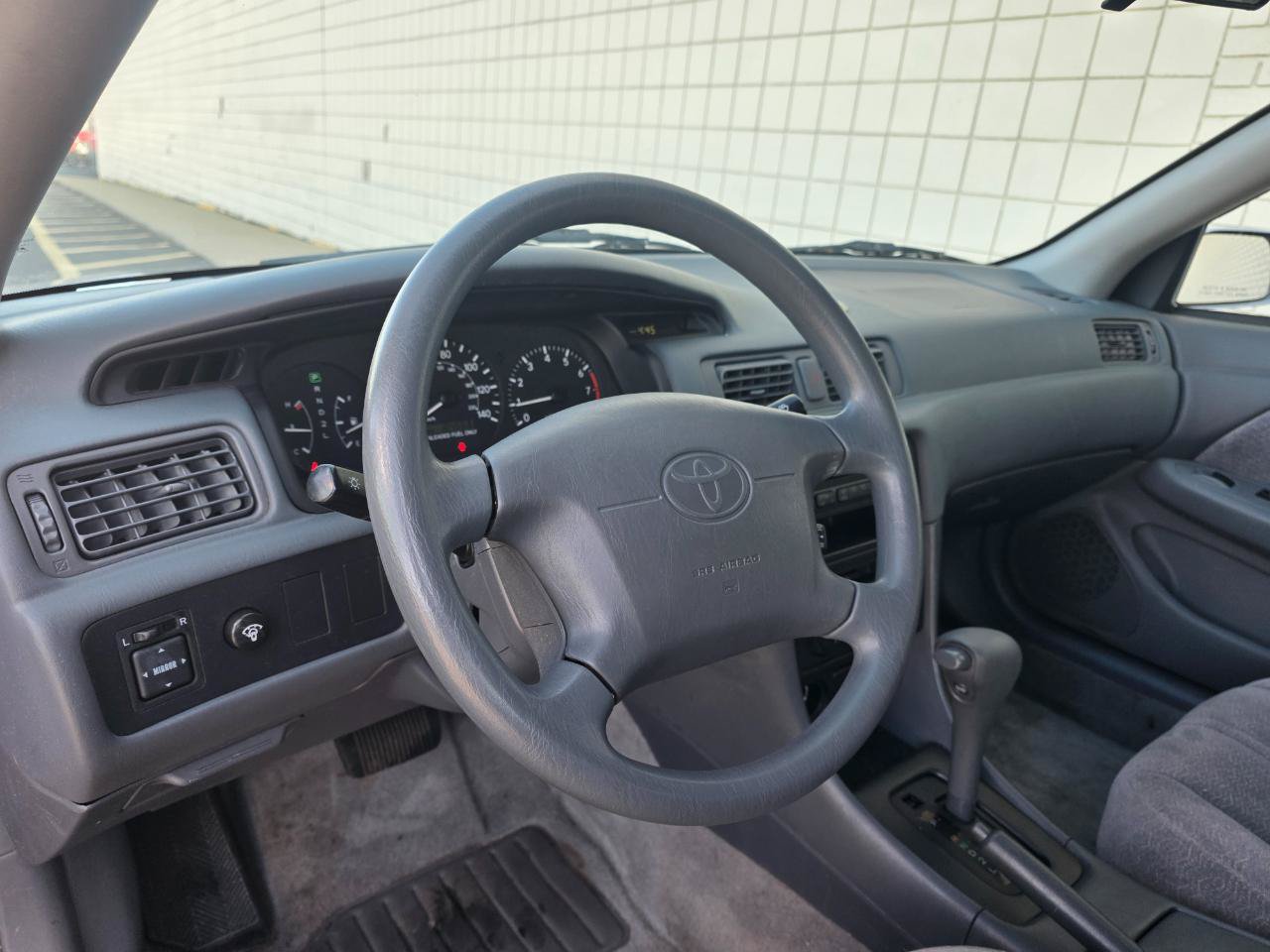 Used 1997 Toyota Camry LE FWD image 8