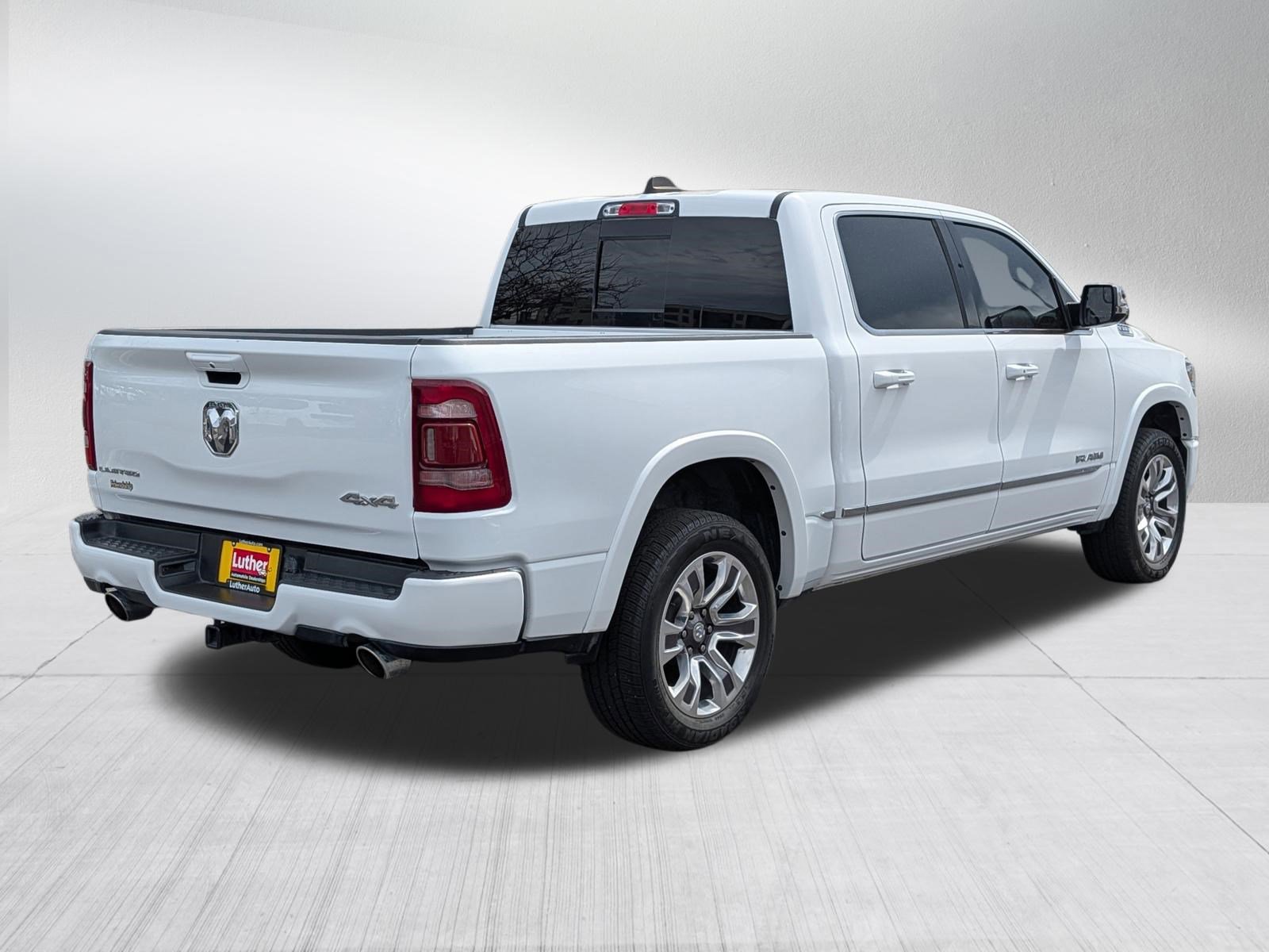 Used 2024 RAM 1500 Limited w/ Body Color Bumper Group AWD/4WD image 8