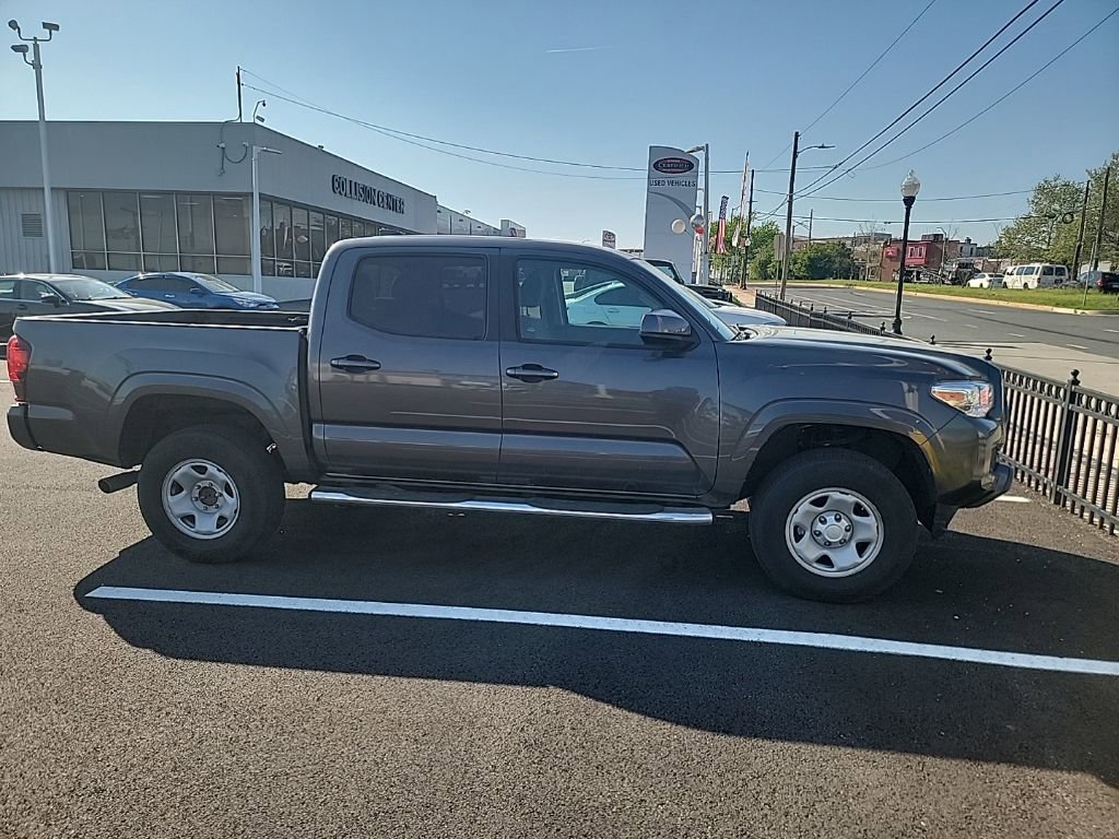 Used 2022 Toyota Tacoma SR w/ SR Convenience Package image 12