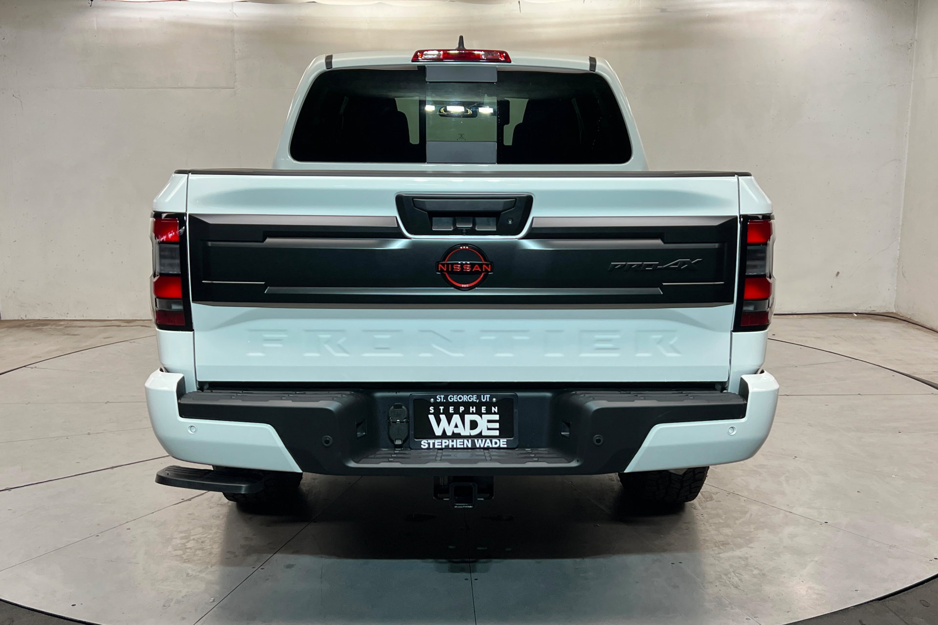 New 2026 Nissan Frontier PRO-4X w/ Tow Package AWD/4WD image 4
