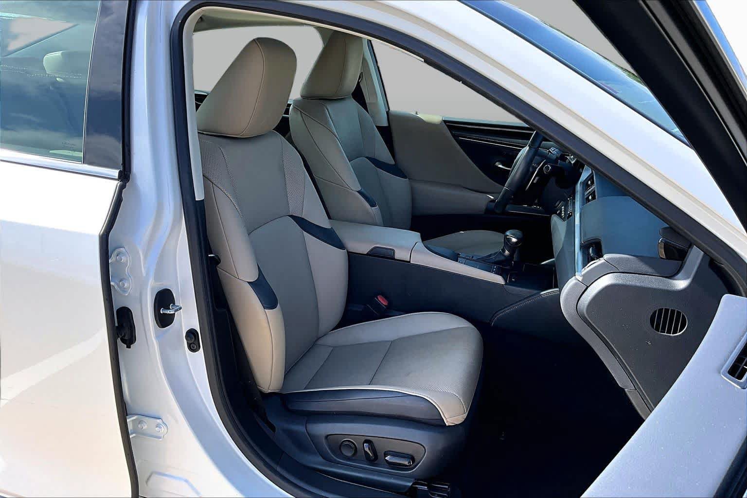 Used 2019 Lexus ES 350 w/ Premium Package FWD image 9