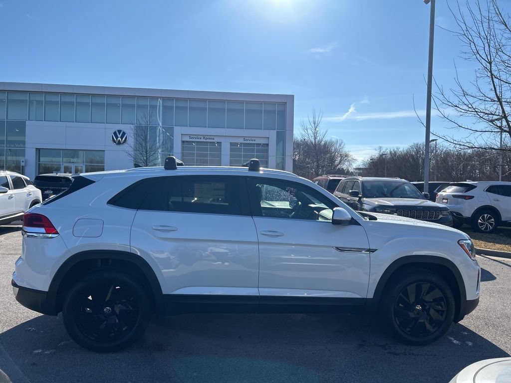 New 2026 Volkswagen Atlas Cross Sport SE AWD/4WD image 2