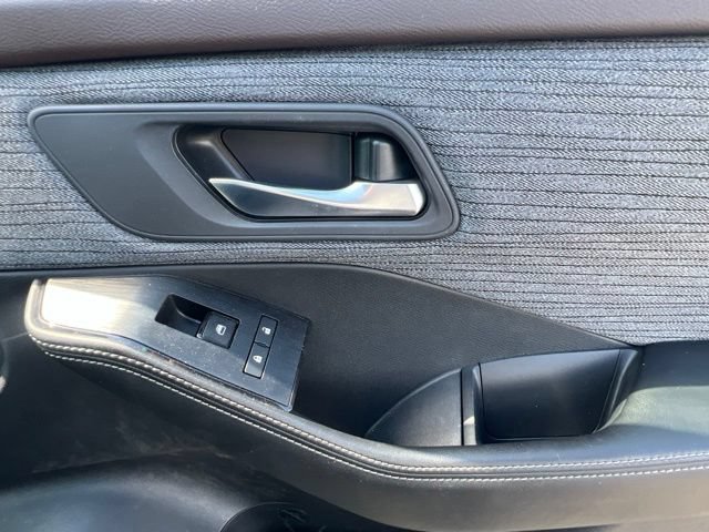 Used 2023 Nissan Rogue SV FWD image 35