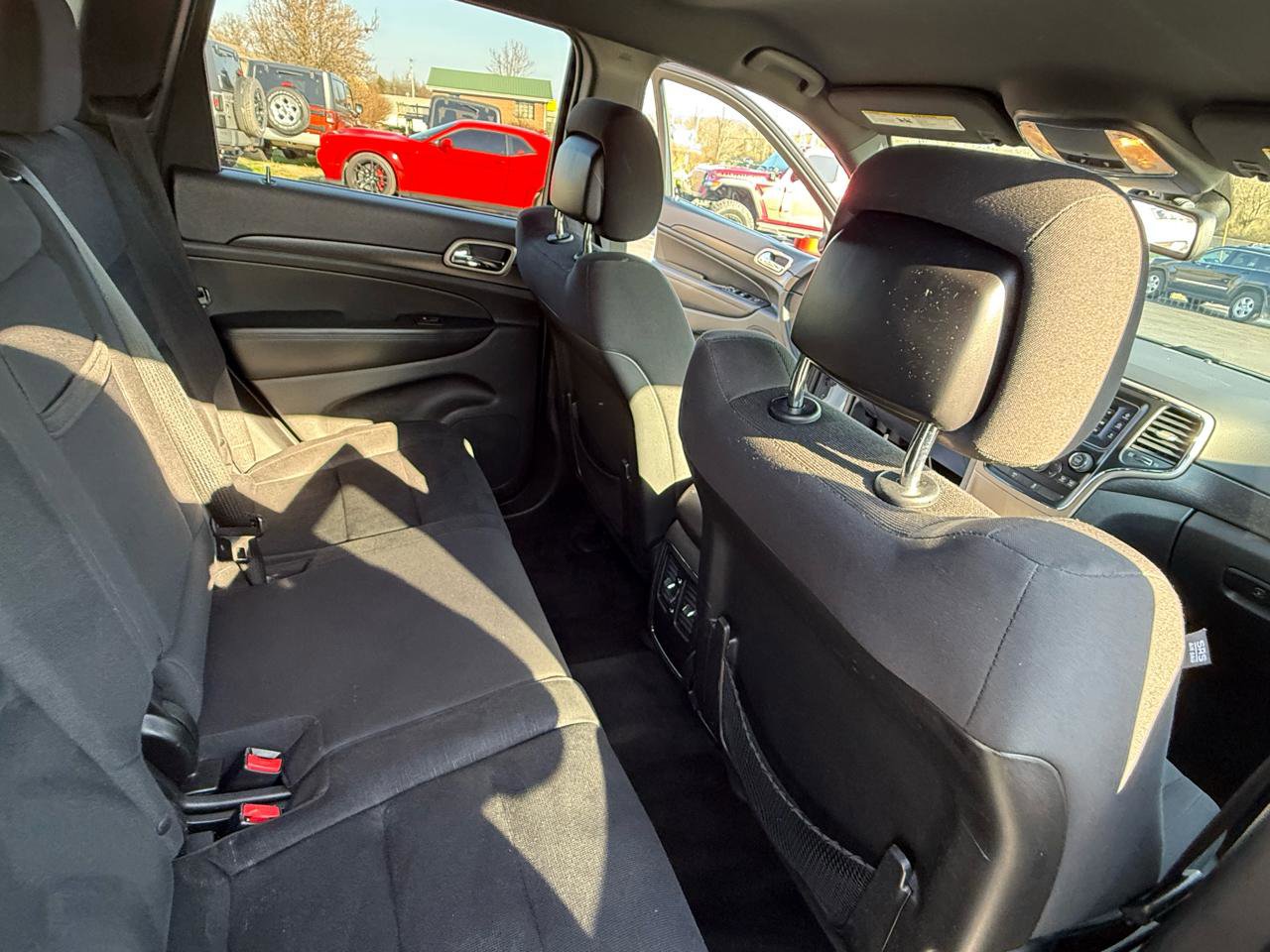 Used 2015 Jeep Grand Cherokee Laredo w/ Quick Order Package 23E image 33