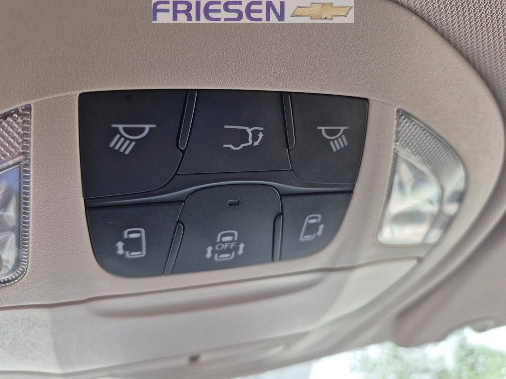Used 2023 Chrysler Pacifica Touring-L image 19