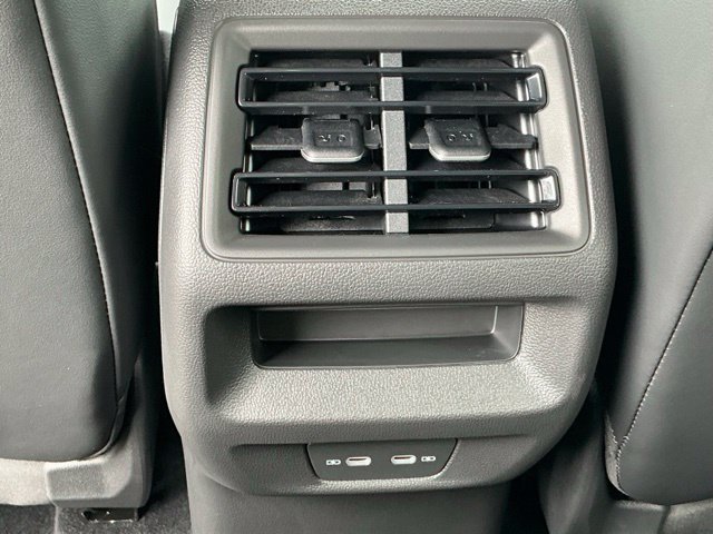 New 2026 Volkswagen Tiguan SE R-Line FWD image 15