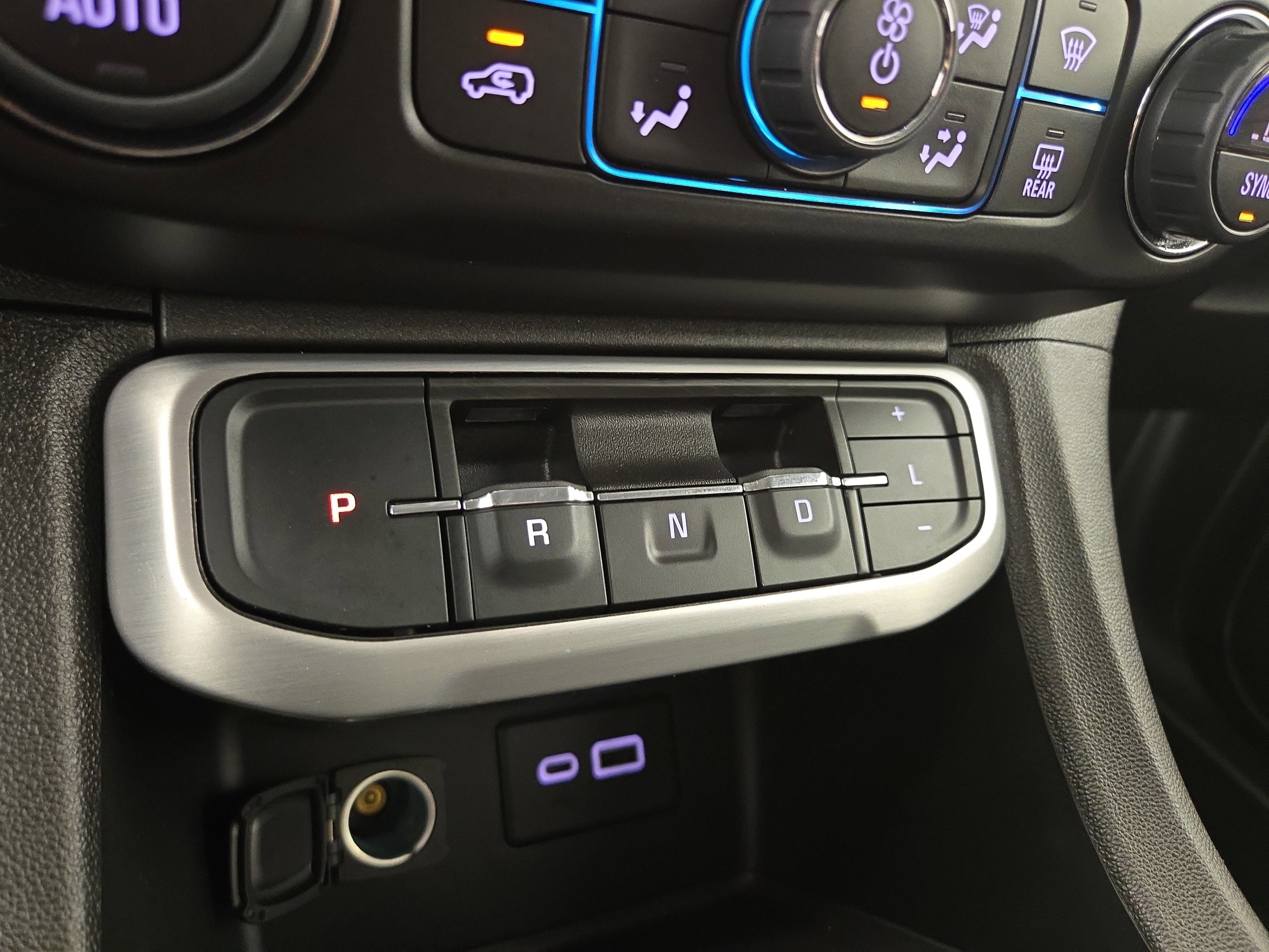 Certified 2023 GMC Acadia SLE image 24