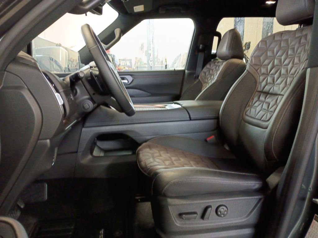 New 2026 Nissan Armada Platinum image 11