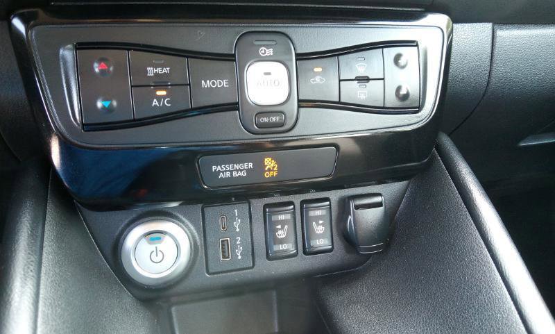 Used 2020 Nissan Leaf SV w/ SV Technology Package FWD image 24