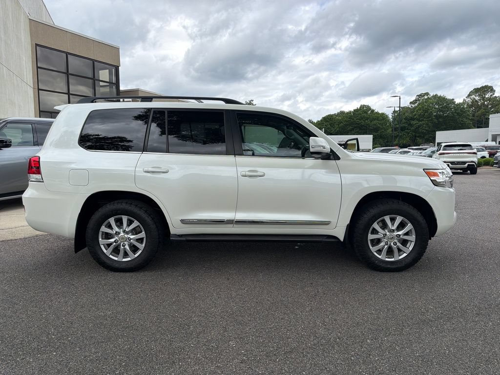 Used 2018 Toyota Land Cruiser AWD/4WD image 14