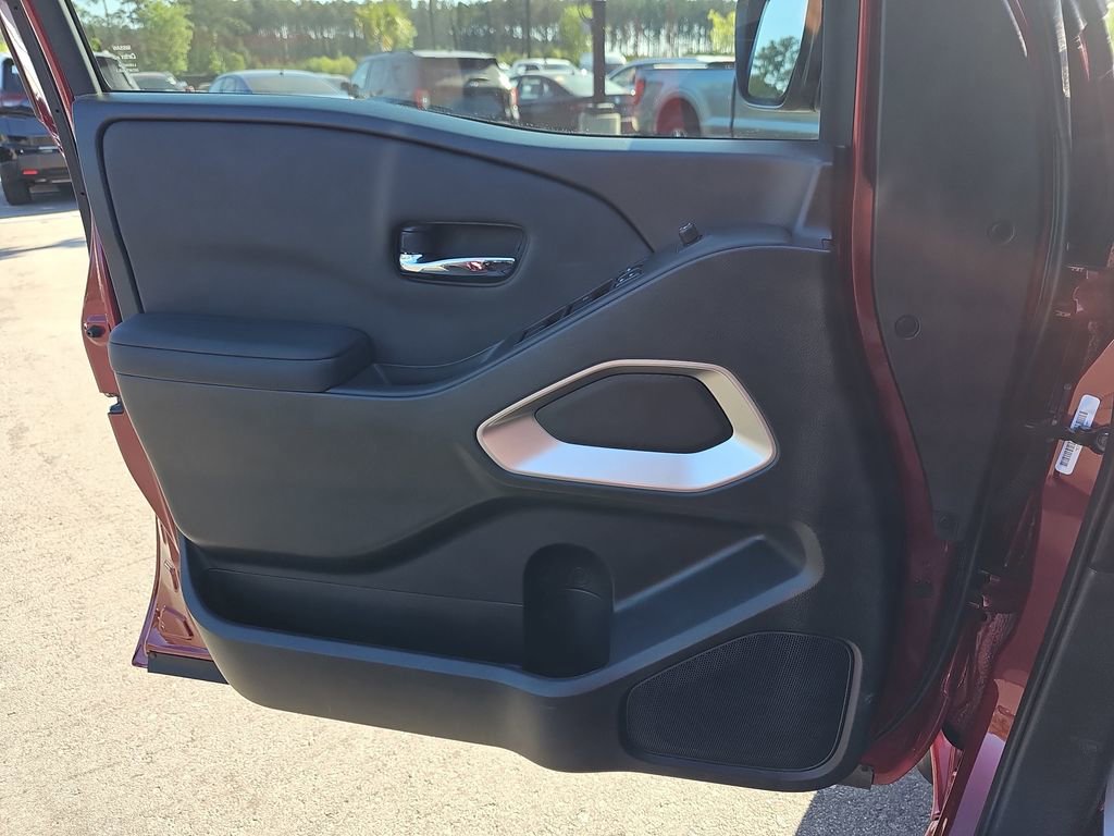 Used 2024 Nissan Frontier SV RWD image 29