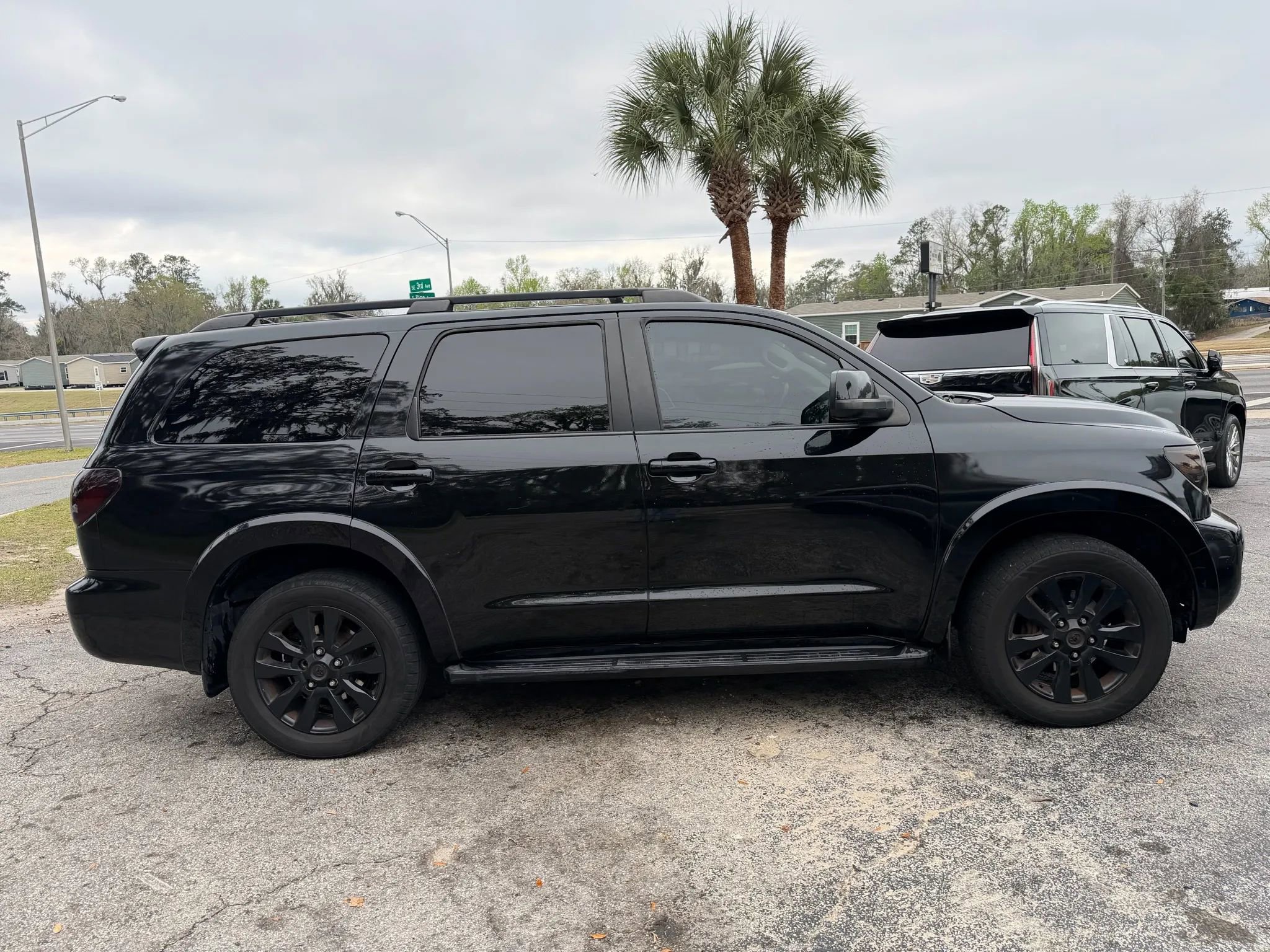 Used 2011 Toyota Sequoia Platinum image 4