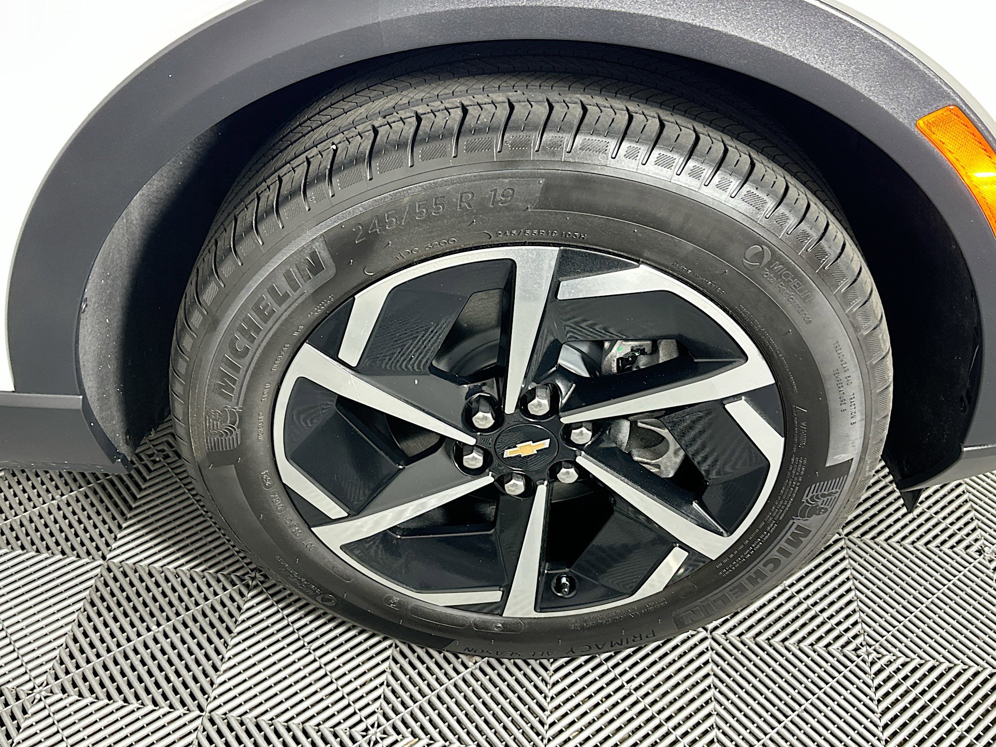 Used 2025 Chevrolet Equinox EV LT image 11