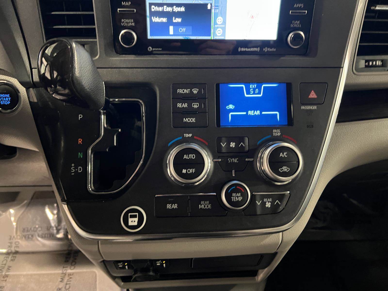Used 2018 Toyota Sienna XLE w/ XLE Navigation Package image 19
