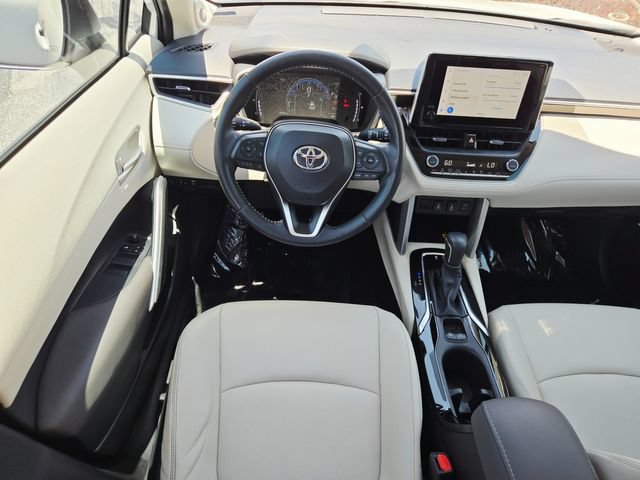 Used 2023 Toyota Corolla Cross XLE w/ Convenience Package AWD/4WD image 12