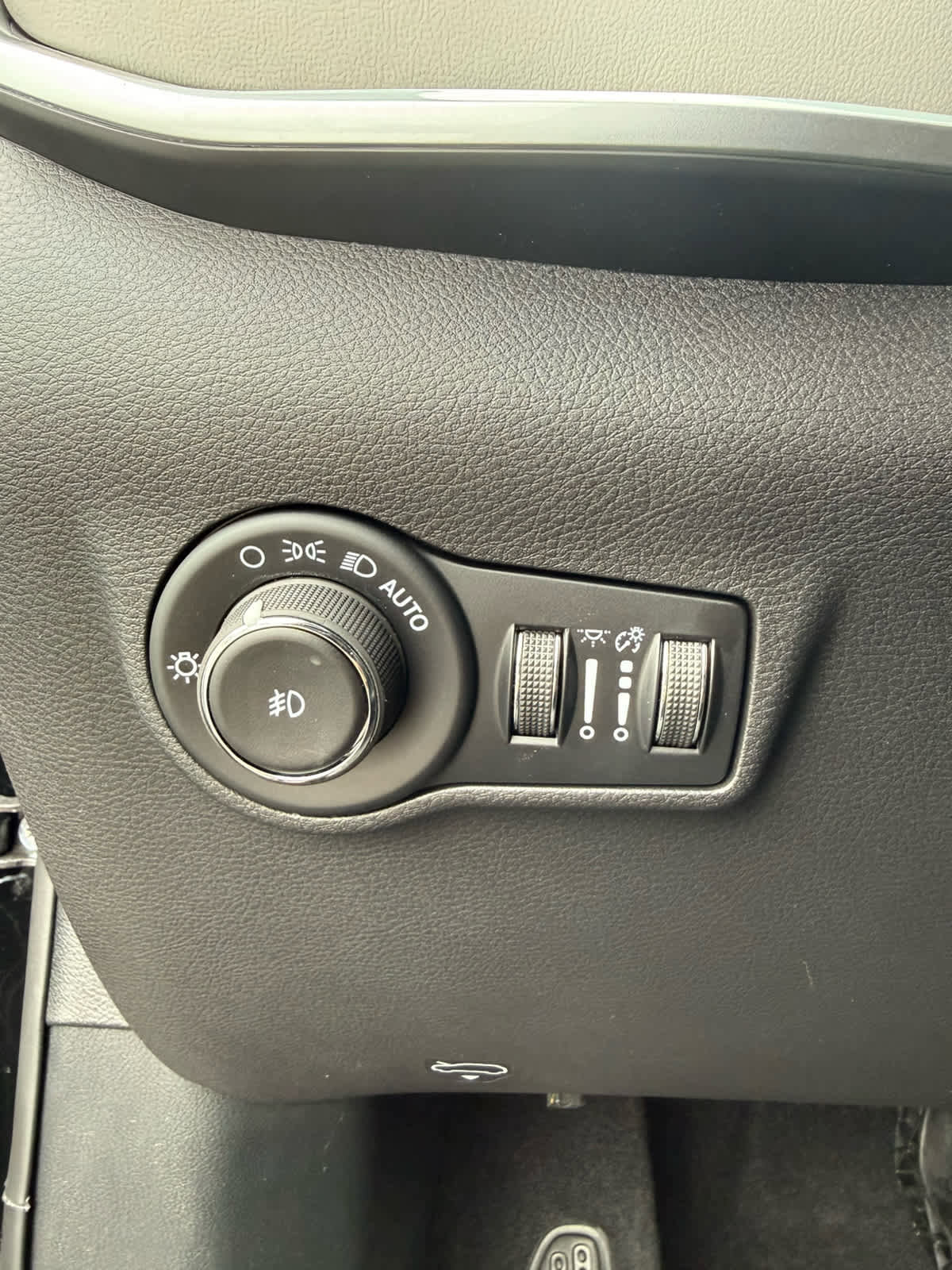 New 2026 Jeep Compass Limited w/ Sun, Sound & Navigation Group AWD/4WD image 18