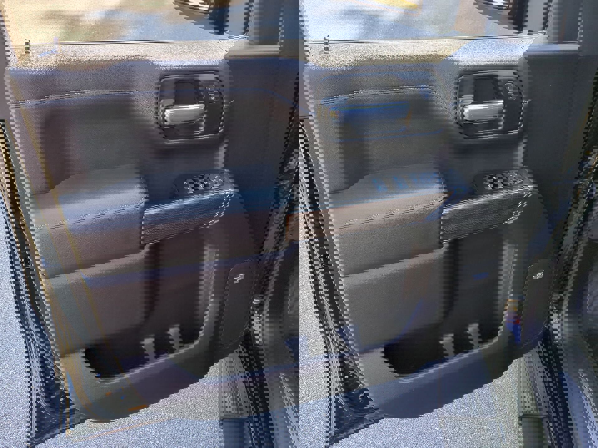 Certified 2022 Chevrolet Silverado 1500 RST w/ Convenience Package II image 22