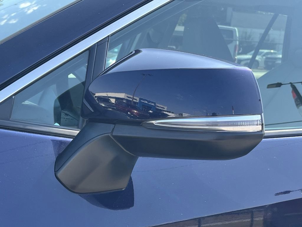 Used 2022 Toyota RAV4 XLE Premium image 14