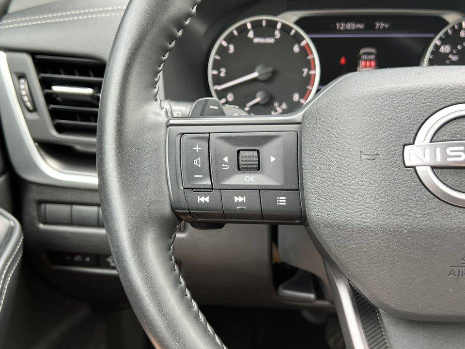Used 2025 Nissan Rogue SV AWD/4WD image 17