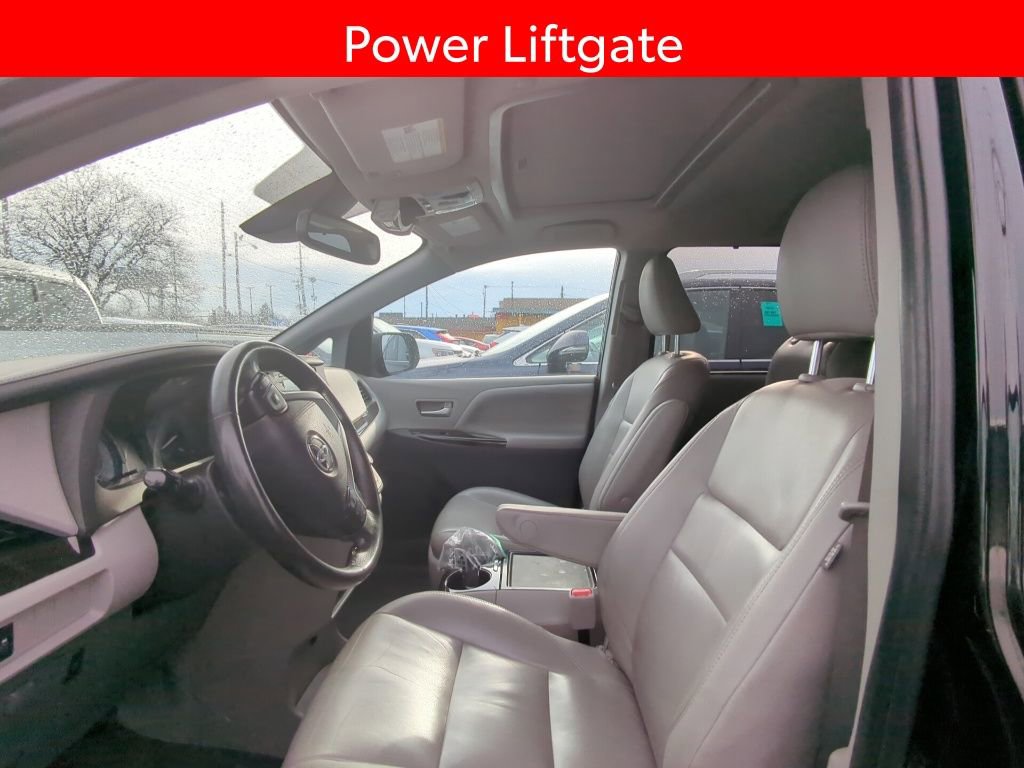 Used 2020 Toyota Sienna XLE image 6