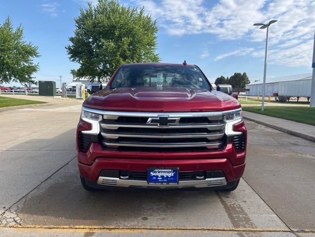 Used 2024 Chevrolet Silverado 1500 High Country w/ Technology Package AWD/4WD image 4