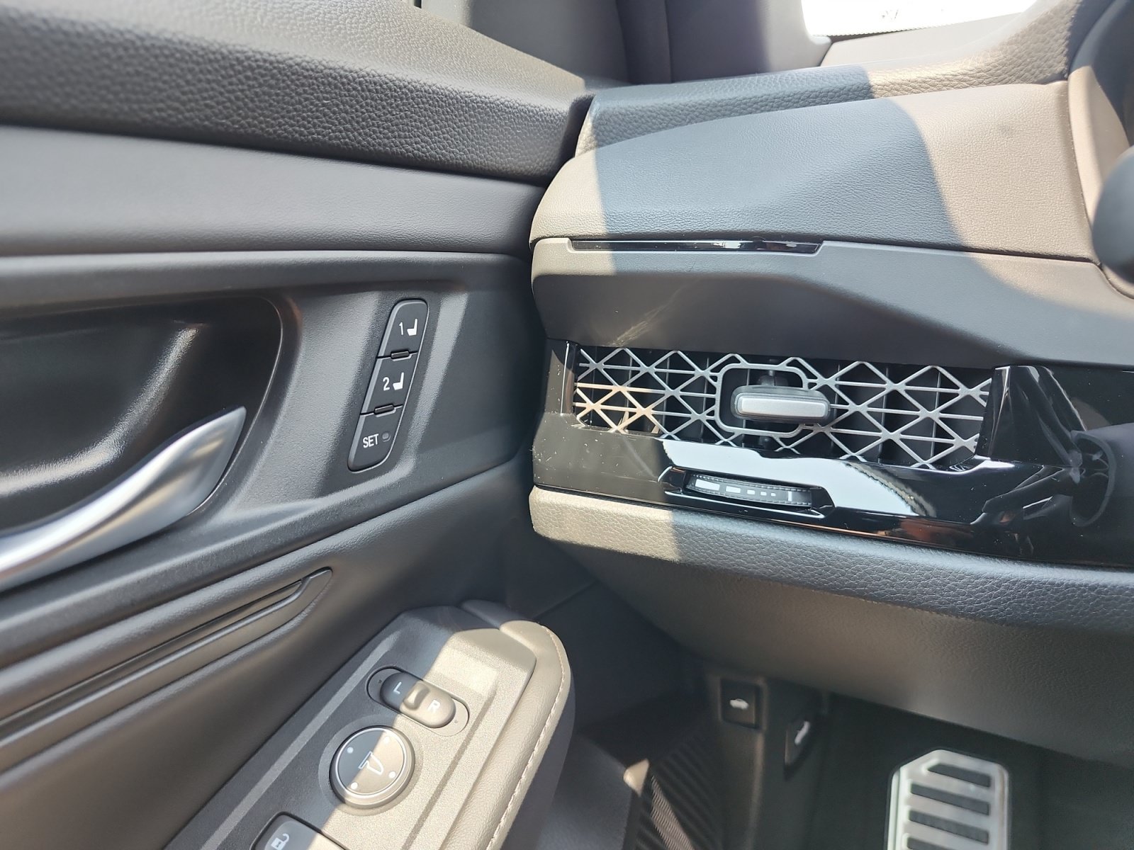 Used 2025 Honda Accord Sport image 19
