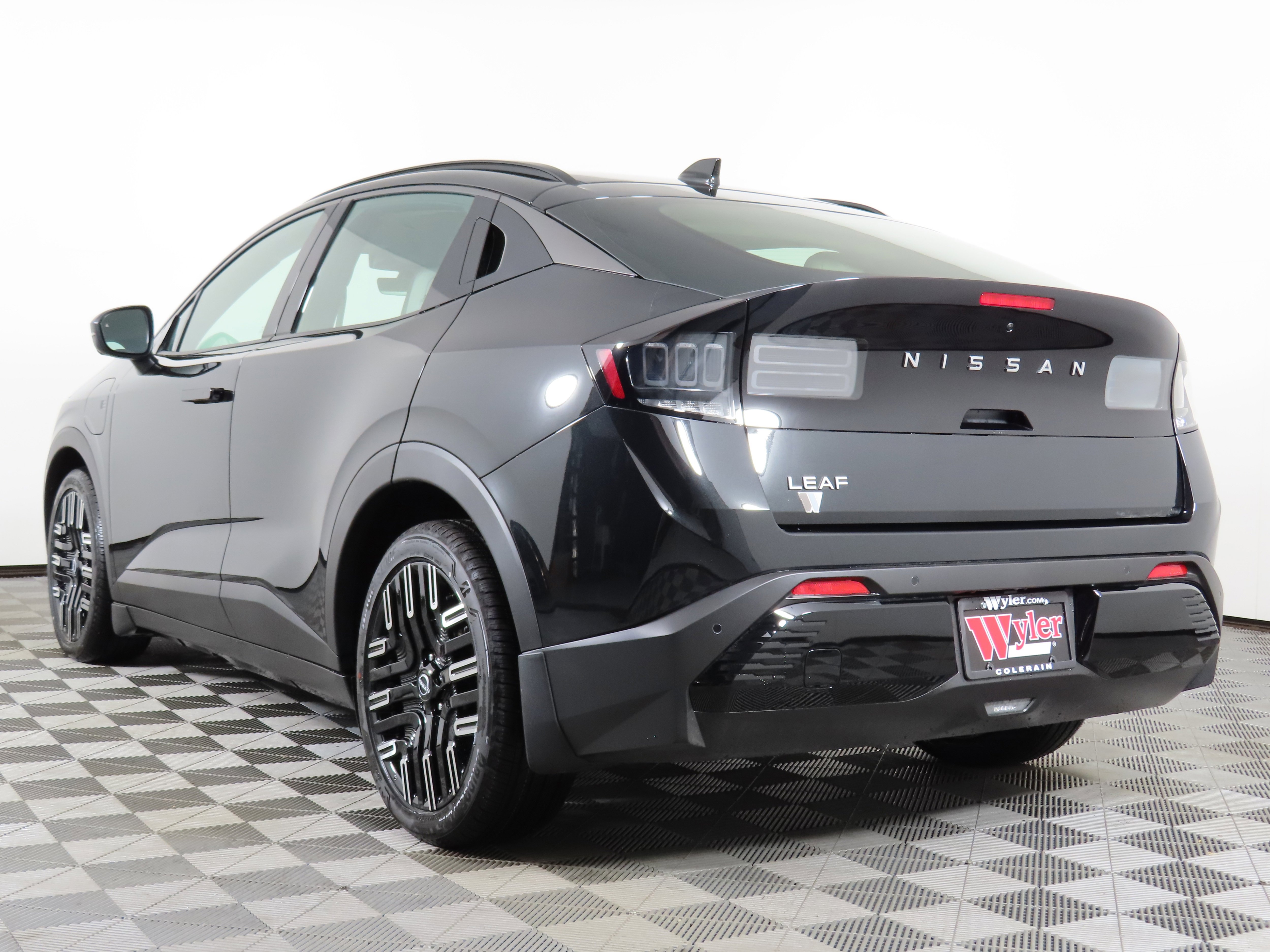 New 2026 Nissan Leaf Platinum+ w/ Cargo Package (Platinum+) image 16