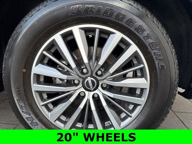 Used 2024 Nissan Armada SL w/ Captain's Chairs Package image 9