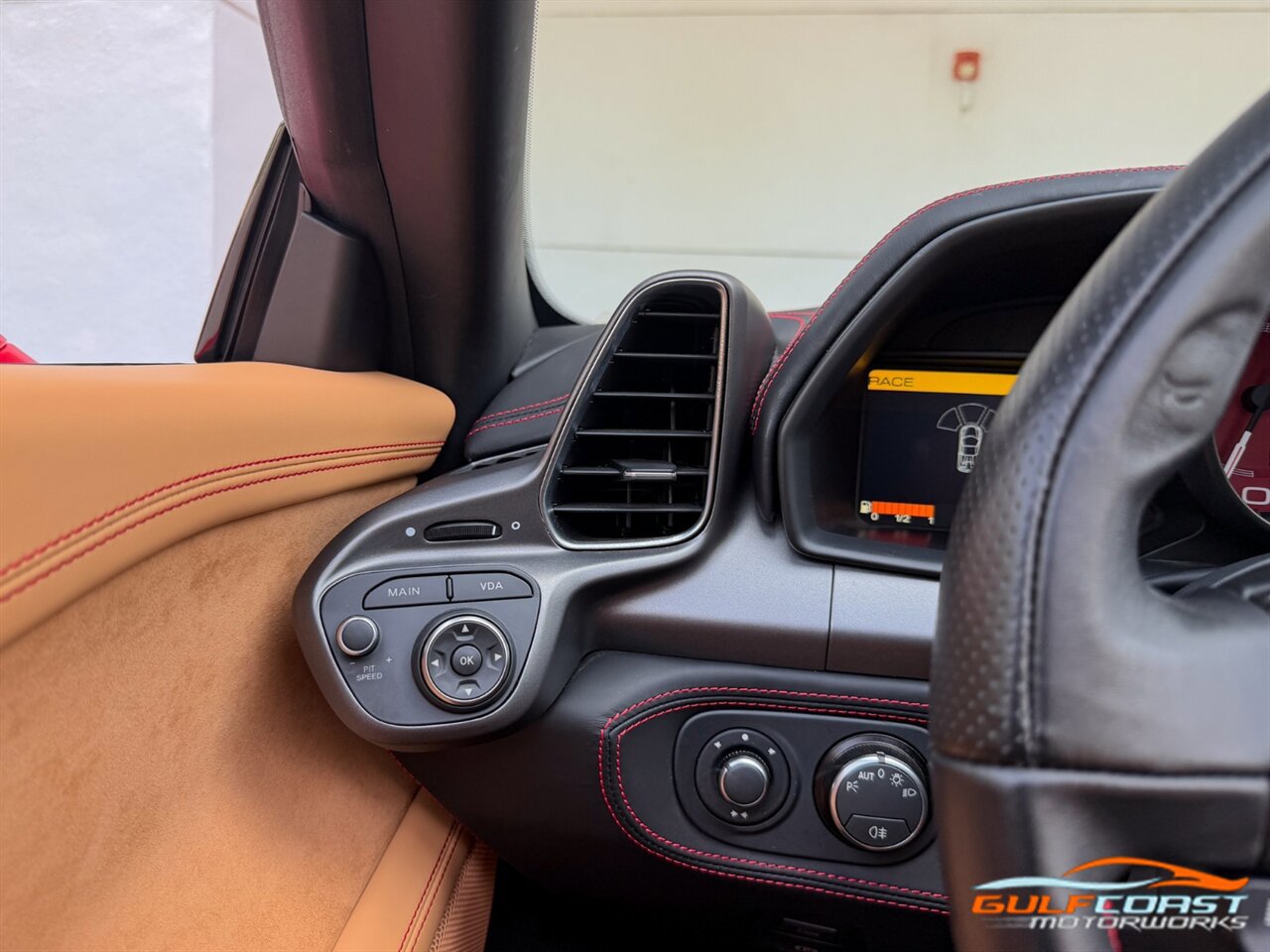 Used 2012 Ferrari 458 Spider RWD image 19