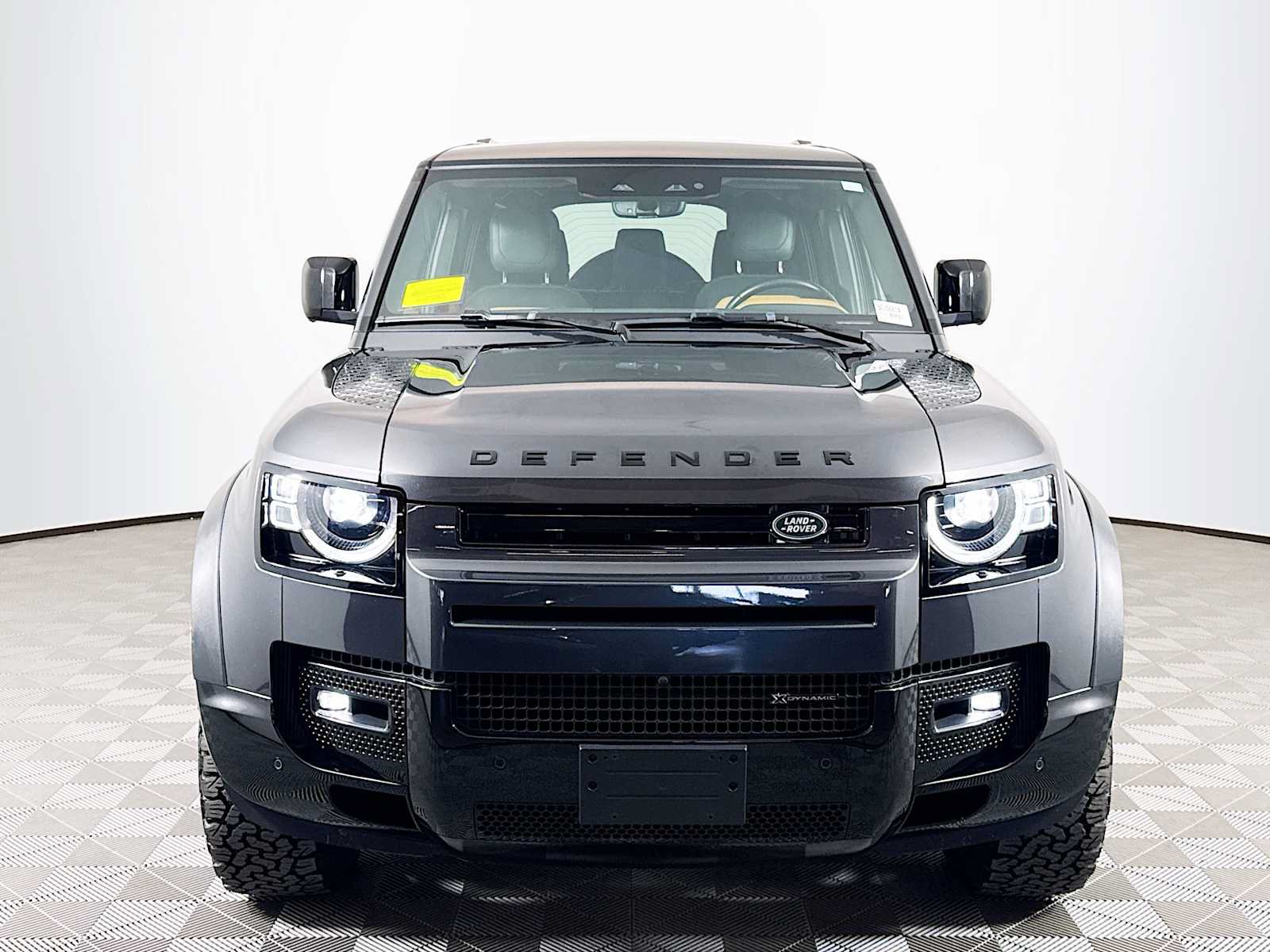 Used 2023 Land Rover Defender 110 X-Dynamic SE AWD/4WD image 2