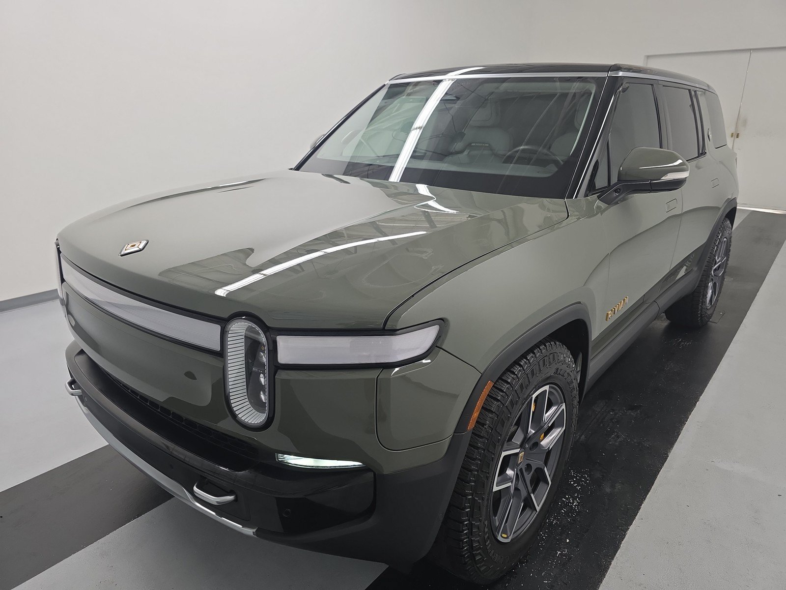 Used 2023 Rivian R1S Launch Edition