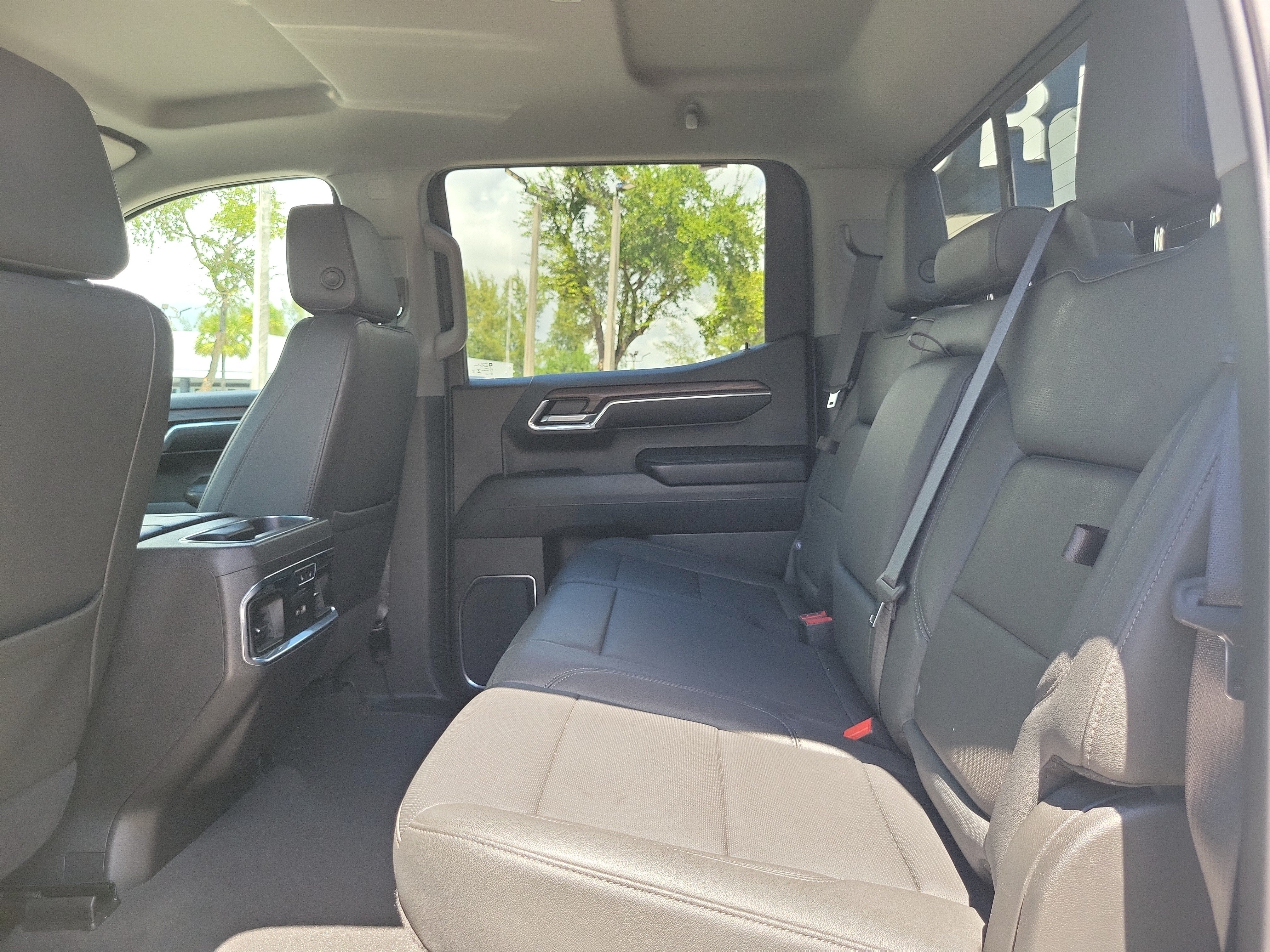 Used 2024 GMC Sierra 1500 SLT w/ SLT Premium Plus Package AWD/4WD image 14