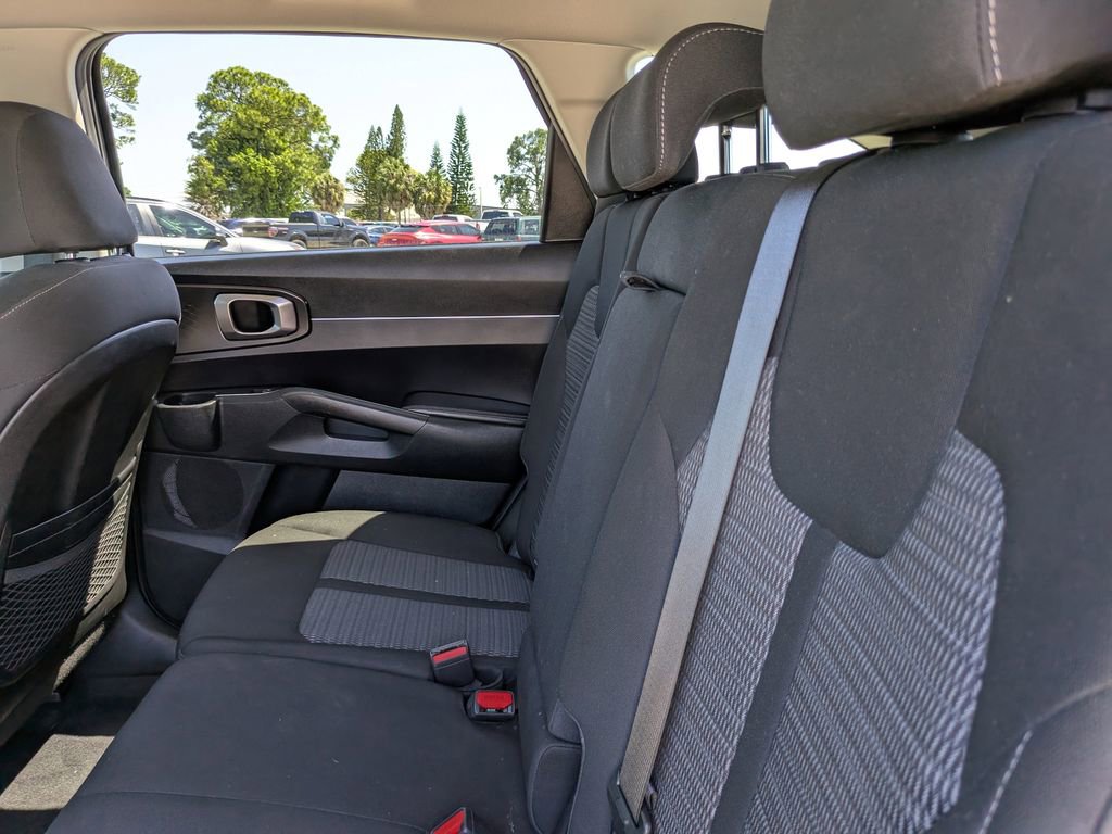 Certified 2021 Kia Sorento LX FWD image 18