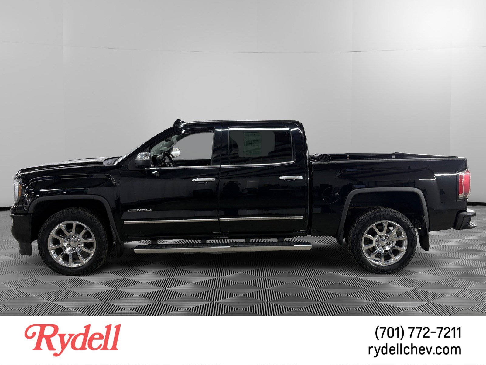 Used 2017 GMC Sierra 1500 Denali AWD/4WD image 2
