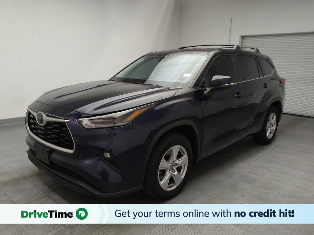 Used 2021 Toyota Highlander LE FWD image 1