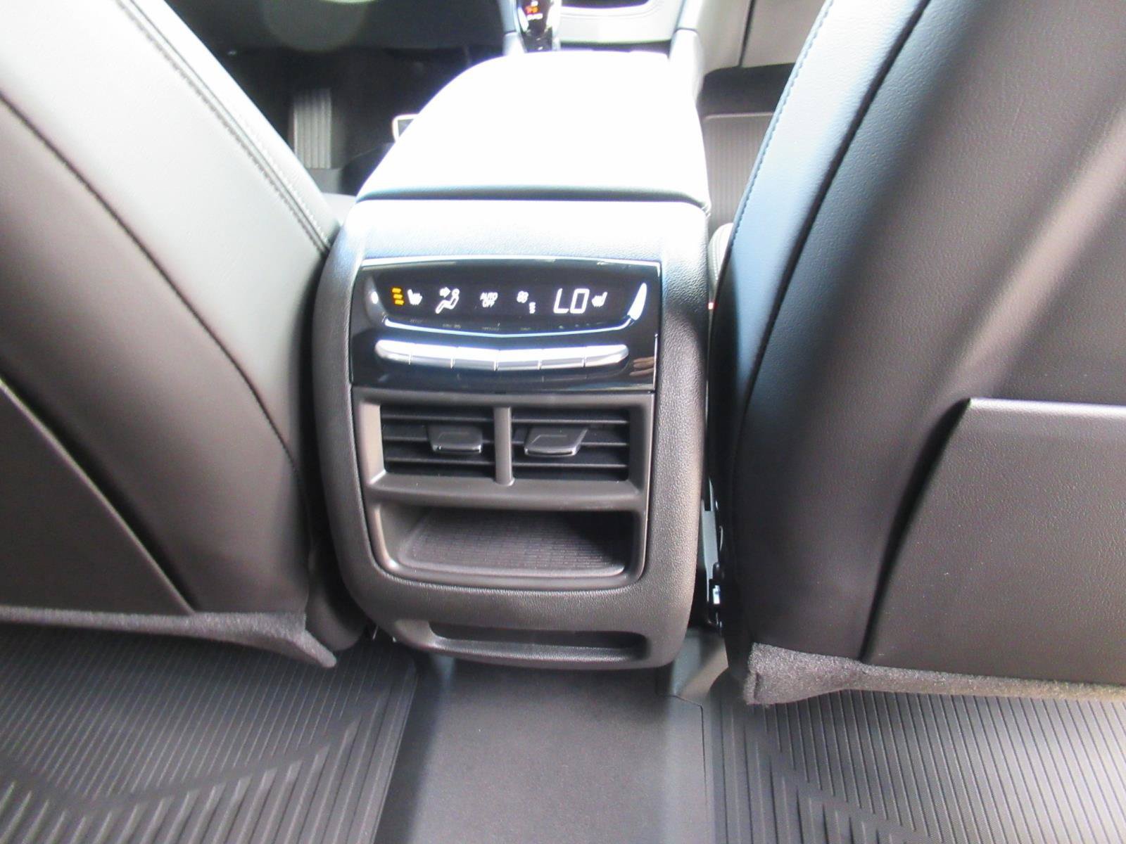 New 2026 Cadillac XT5 Sportv w/ LPO, Floor Liner Package AWD/4WD image 31